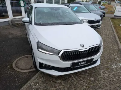 Neu Skoda Fabia Essence 80 PS (58 kW) 2026 Moonweiss metallic Kleinwagen