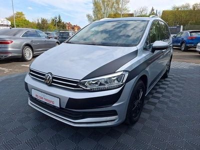 Second-hand VW Touran United 116 CP (85 kW) 2020 Argintiu Monovolum