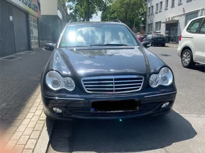 Gebraucht Mercedes C230 Avantgarde 192 PS (141 kW) 2010 Schwarz Kombi