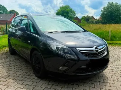 Gebraucht Opel Zafira Tourer Business 131 PS (96 kW) 2011 Schwarz Van / Kleinbus