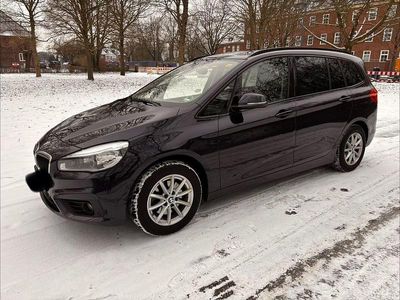 Blau Gebraucht 2016 BMW 218 Advantage Kombi | 8.000 € (Fairer Preis)