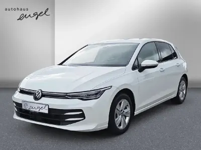 Używany VW Golf VIII Life 150 KM (110 kW) 2025 Biały Sedan/Limuzyna