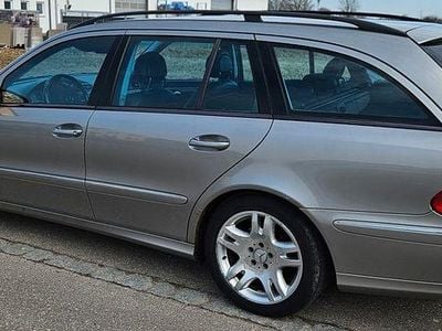 Gebraucht Mercedes E320 Avantgarde 204 PS (150 kW) 2003 Silber Limousine