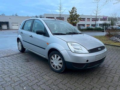 Gebraucht Ford Fiesta 2002 Silber Kleinwagen