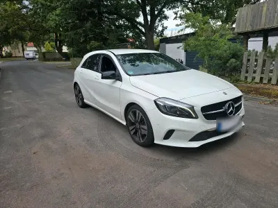 Gebraucht Mercedes A220 Urban 177 PS (130 kW) 2018 Weiß Kombi