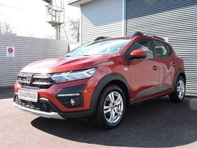 Gebraucht Dacia Sandero Comfort 101 PS (74 kW) 2022 Rot SUV