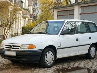 Używany Opel Astra 60 KM (44 kW) 1993 Biały Kombi