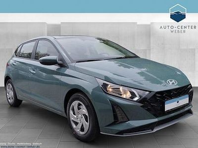 Grün Neu 2025 Hyundai i20 Select Limousine | 17.990 € (Guter Preis)