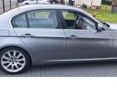 Gebraucht BMW 320 184 PS (135 kW) 2010 Grau Limousine