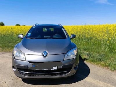 Gebraucht Renault Mégane III 110 PS (80 kW) 2010 Grau Kombi