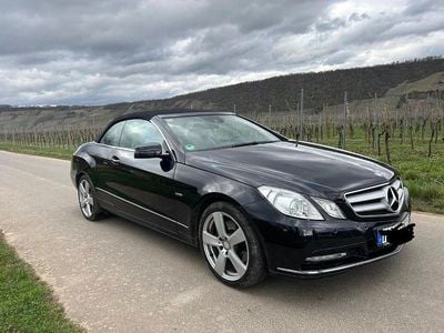Second-hand Mercedes E250 Avantgarde 204 CP (150 kW) 2011 Negru Cabrio