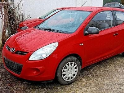 Gebraucht Hyundai i20 77 PS (56 kW) 2009 Rot Kleinwagen