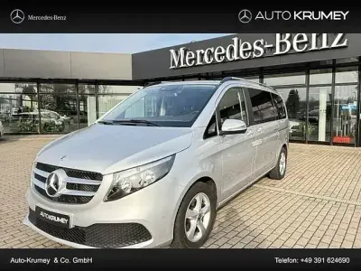 Gebraucht Mercedes V220 Edition 163 PS (119 kW) 2023 Silber Van / Kleinbus