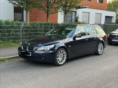Gebraucht BMW 523 Sport Line 177 PS (130 kW) 2005 Blau Kombi