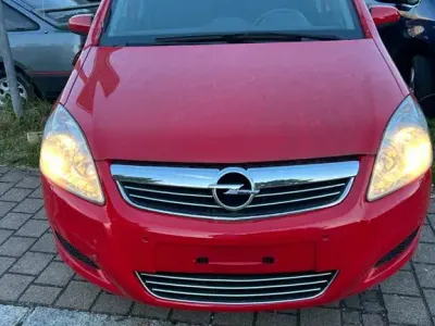 Gebraucht Opel Zafira Edition 150 PS (110 kW) 2009 Rot Van / Kleinbus