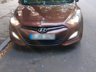 Gebraucht Hyundai i30 90 PS (66 kW) 2012 Braun Kombi