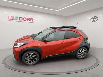 Neu Toyota Aygo X 72 PS (52 kW) 2025 Chili red perleffekt/dach myst SUV