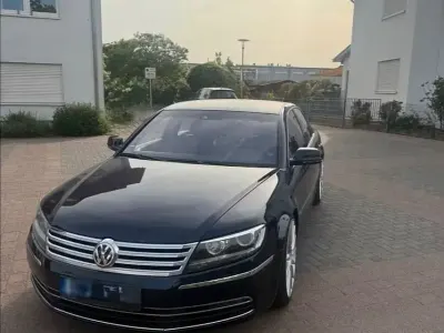 Gebraucht VW Phaeton 245 PS (180 kW) 2015 Blau Limousine