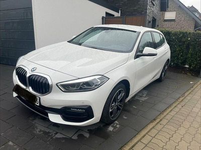 Weiß Gebraucht 2019 BMW 116 Sport Line Kleinwagen | 14.890 € (Fairer Preis)