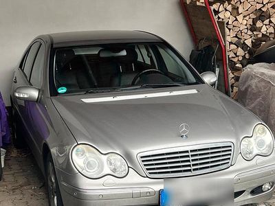 Silber Gebraucht 2003 Mercedes C180 Limousine | 1.500 €