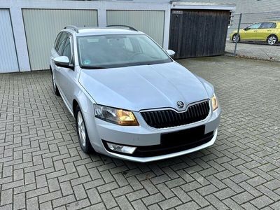 gebraucht Skoda Octavia 1.6 TDI DSG Combi Rückfahrkamera