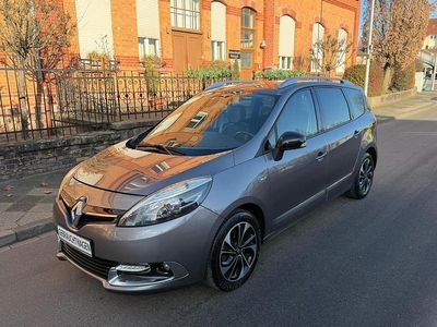 Grau Gebraucht 2015 Renault Scénic III Bose Edition Van / Kleinbus | 4.950 € (Etwas zu teuer)