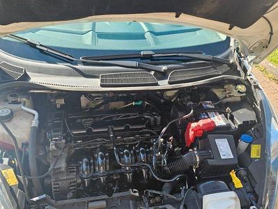 Gebraucht Ford Fiesta Ambiente 60 PS (44 kW) 2012 Weiß Kleinwagen