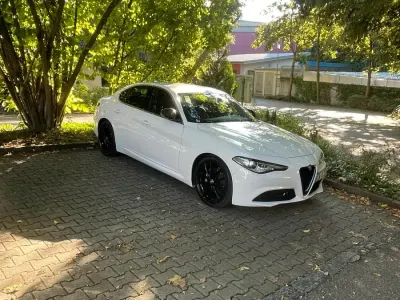 Gebraucht Alfa Romeo Giulia 180 PS (132 kW) 2018 Weiß Limousine