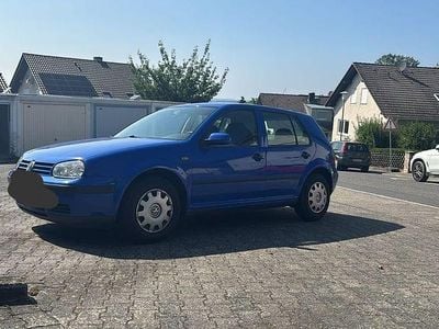 Blau Gebraucht 1998 VW Golf IV Basis Limousine | 2.600 € (Etwas zu teuer)