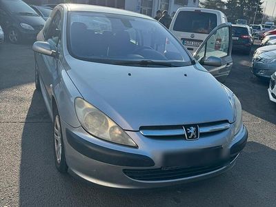Silber Gebraucht 2004 Peugeot 307 Kleinwagen | 2.200 € (Etwas zu teuer)