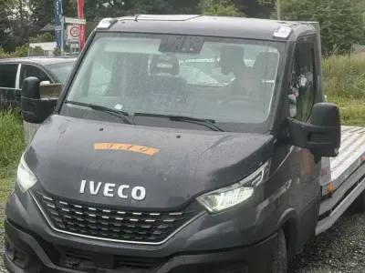 Gebraucht Iveco Daily 180 PS (132 kW) 2021 Silber Limousine