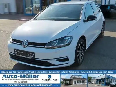 Gebraucht VW Golf VII IQ Drive 116 PS (85 kW) 2019 Pure white Limousine