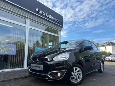 Begagnad Mitsubishi Space Star Intro Edition 80 HK (58 kW) 2016 Svart Halvkombi