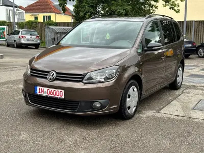 Gebraucht VW Touran Match 110 PS (80 kW) 2012 Braun Van / Kleinbus