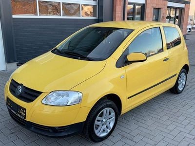 Gebraucht VW Fox Basis 75 PS (55 kW) 2005 Gelb Kleinwagen