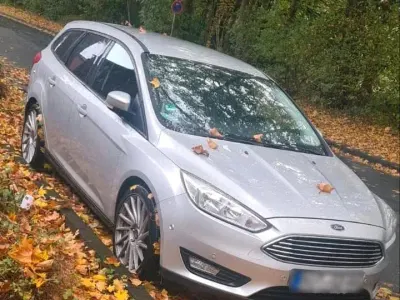 Gebraucht Ford Focus Titanium 120 PS (88 kW) 2016 Silber Kombi