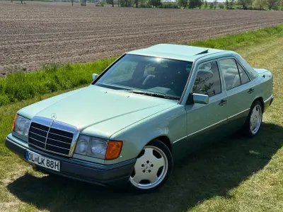 Brugt Mercedes E230 132 HK (97 kW) 1992 Grøn Sedan
