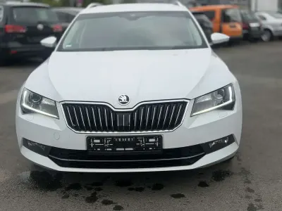 Gebraucht Skoda Superb Style 120 PS (88 kW) 2018 Moonweiss metallic Kombi