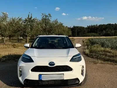 Gebraucht Toyota Yaris Cross Comfort 116 PS (85 kW) 2023 Weiß SUV