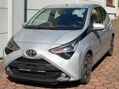 Usata Toyota Aygo X-play 72 CV (52 kW) 2019 Argento Utilitaria