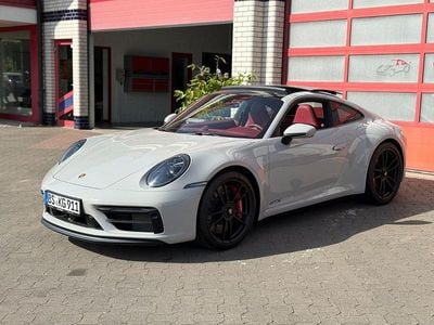 Porsche 911 Carrera 4 GTS