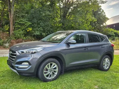 Gebraucht Hyundai Tucson Trend 141 PS (103 kW) 2017 Thunder grey / met SUV
