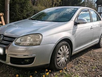 Usado VW Jetta 116 CV (85 kW) 2007 Plateado Berlina