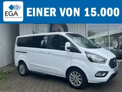 Gebraucht Ford Tourneo Titanium 150 PS (110 kW) 2023 Weiß Van / Kleinbus