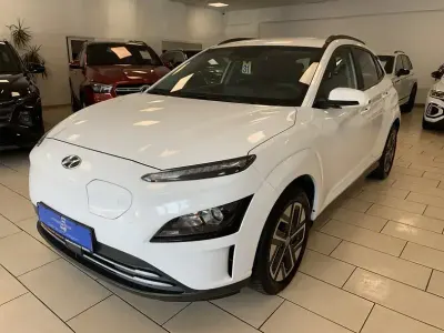 Gebraucht Hyundai Kona Select 100 kW (136 PS) 2022 Weiß SUV
