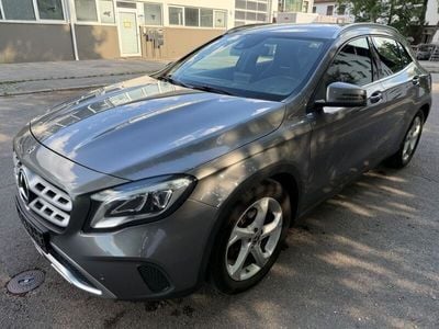 Mercedes GLA220