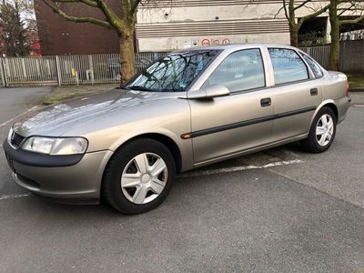 gebraucht Opel Vectra 1.6 TÜV neu Zahnriemen neu Automatik