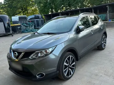 Gebraucht Nissan Qashqai Tekna 131 PS (96 kW) 2015 Grau SUV