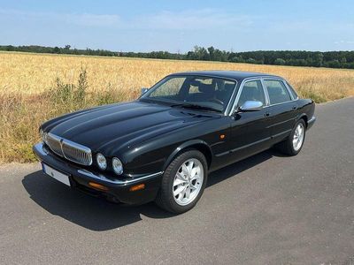 Jaguar XJ8