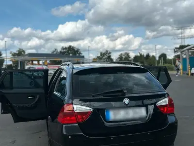 Gebraucht BMW 318 129 PS (94 kW) 2007 Schwarz Kombi